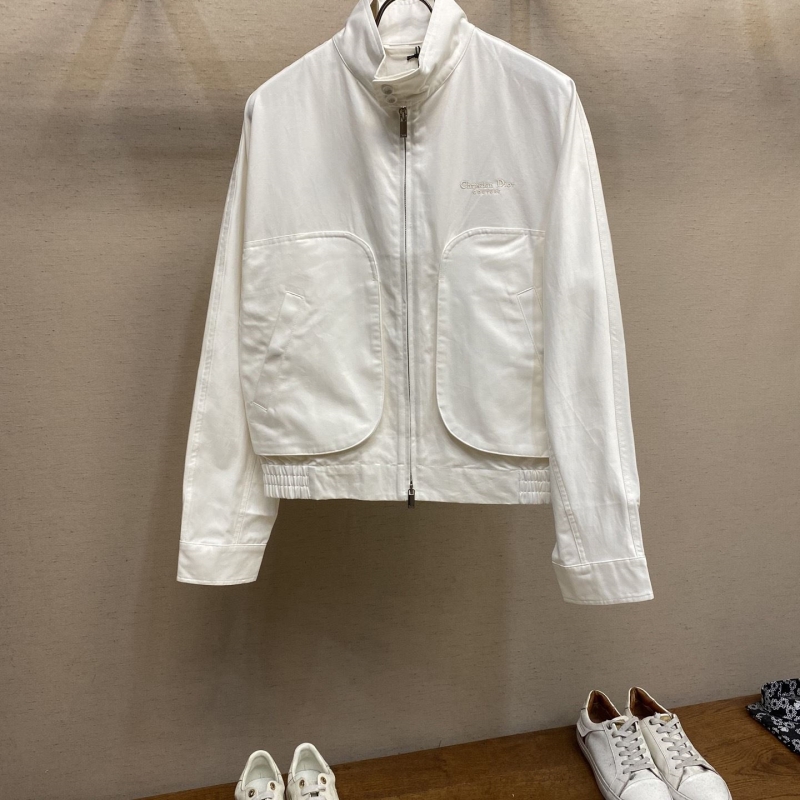 chr1st1an D10r outwear